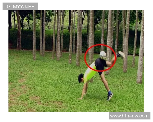 足球脚夹球技巧解析与训练方法分享助你提升球技水平